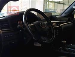لێکزس LX